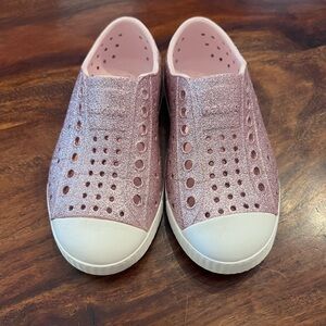 Native Kids Water Shoes in Glittery Pink and White